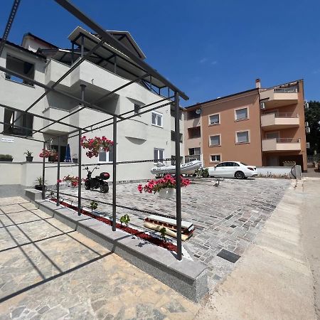 Apartments Melek Medulin Extérieur photo