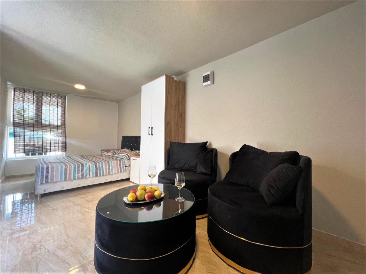 Apartments Melek Medulin Extérieur photo