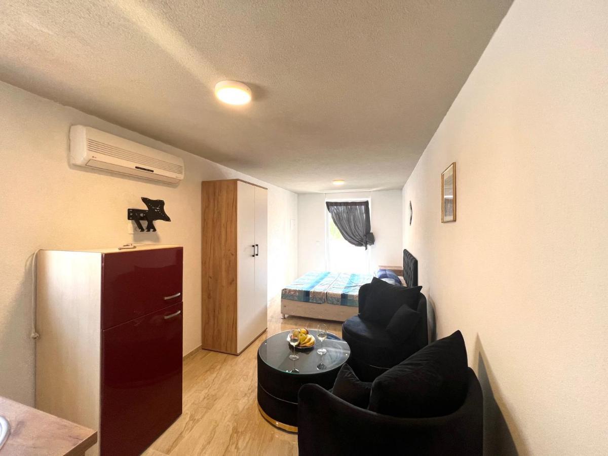Apartments Melek Medulin Extérieur photo