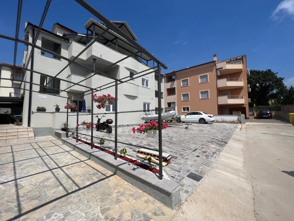Apartments Melek Medulin Extérieur photo