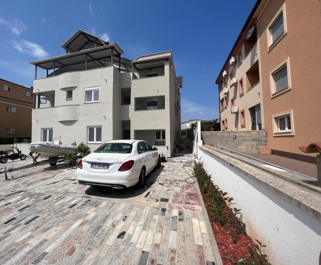 Apartments Melek Medulin Extérieur photo