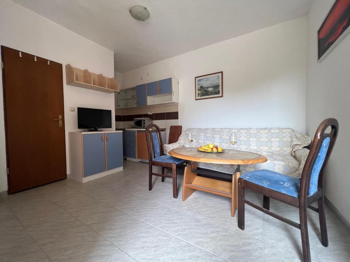Apartments Melek Medulin Extérieur photo