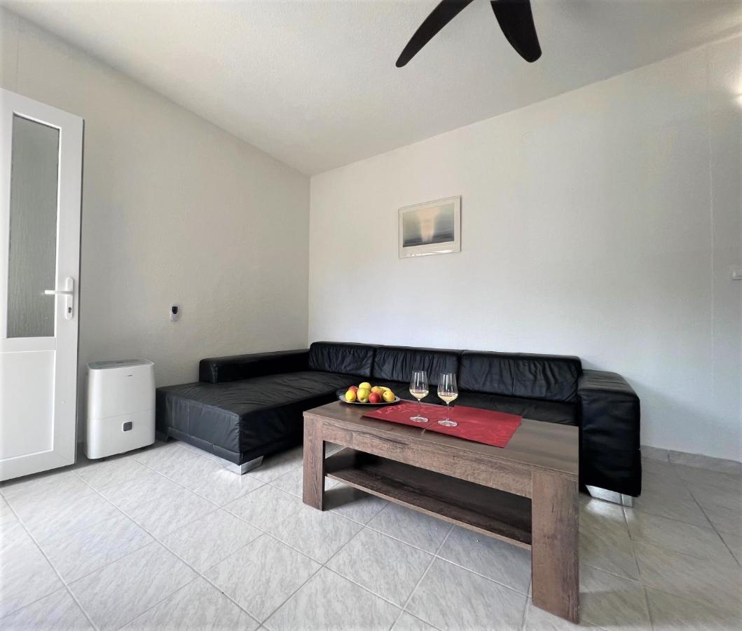 Apartments Melek Medulin Extérieur photo