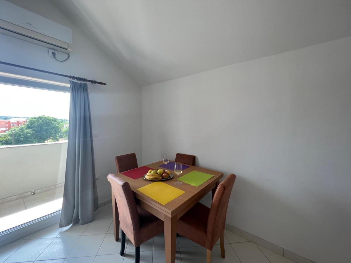 Apartments Melek Medulin Extérieur photo