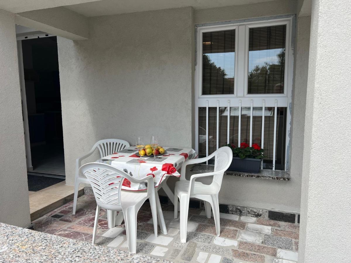 Apartments Melek Medulin Extérieur photo