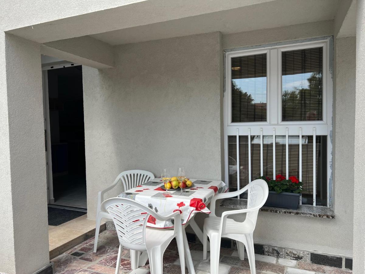 Apartments Melek Medulin Extérieur photo