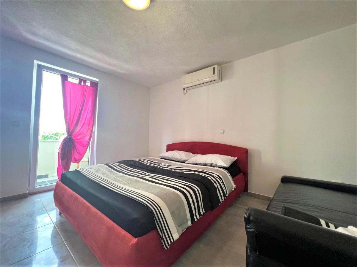Apartments Melek Medulin Extérieur photo