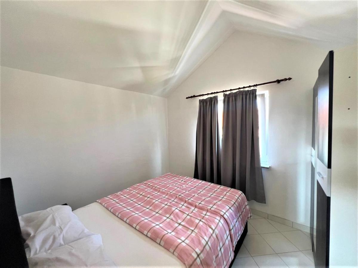 Apartments Melek Medulin Extérieur photo
