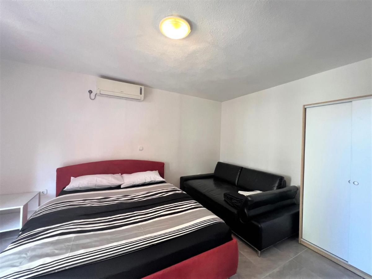 Apartments Melek Medulin Extérieur photo
