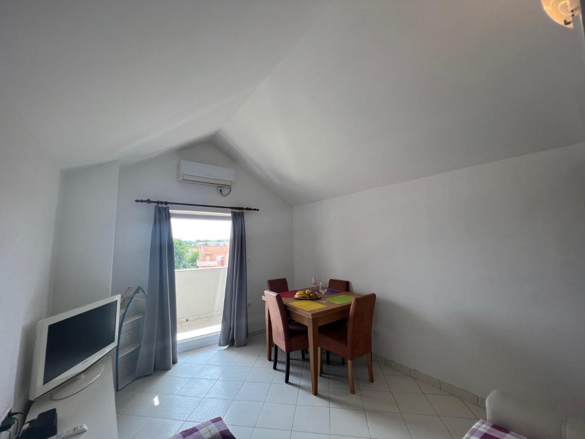 Apartments Melek Medulin Extérieur photo