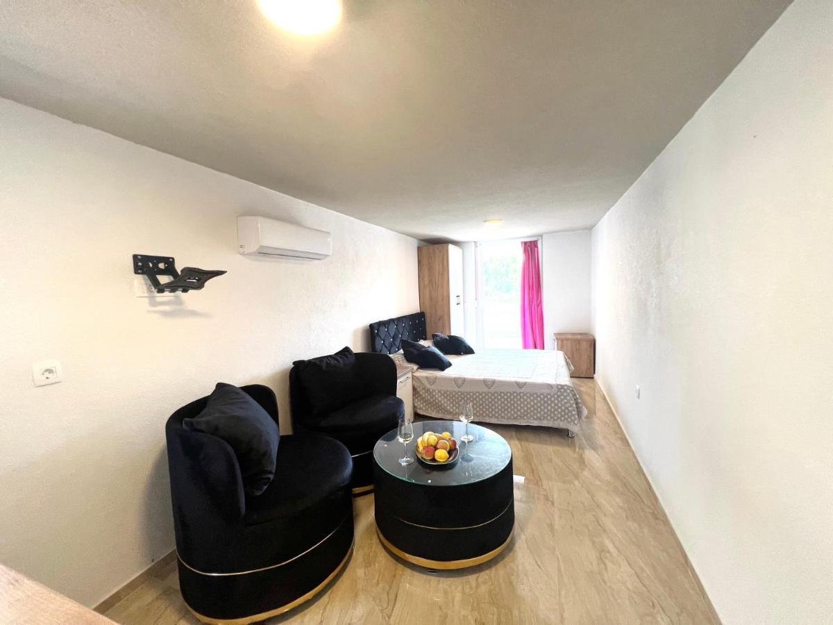 Apartments Melek Medulin Extérieur photo