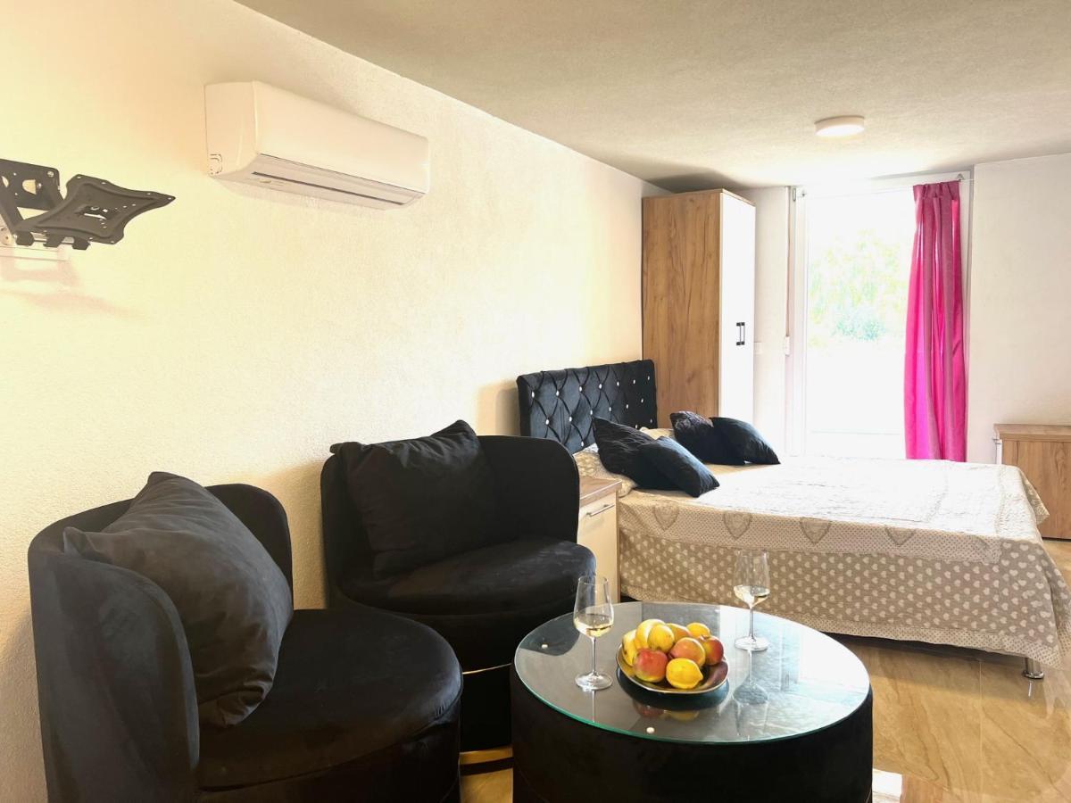 Apartments Melek Medulin Extérieur photo