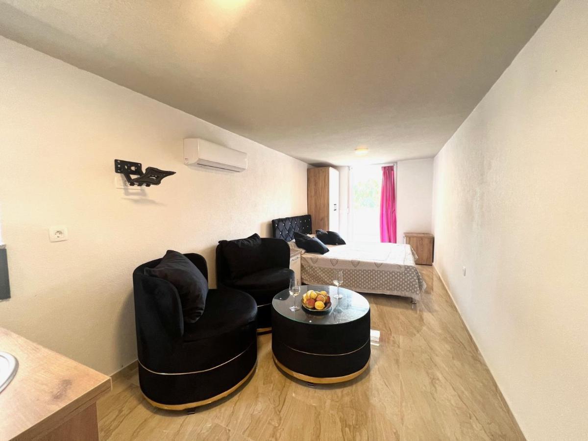 Apartments Melek Medulin Extérieur photo